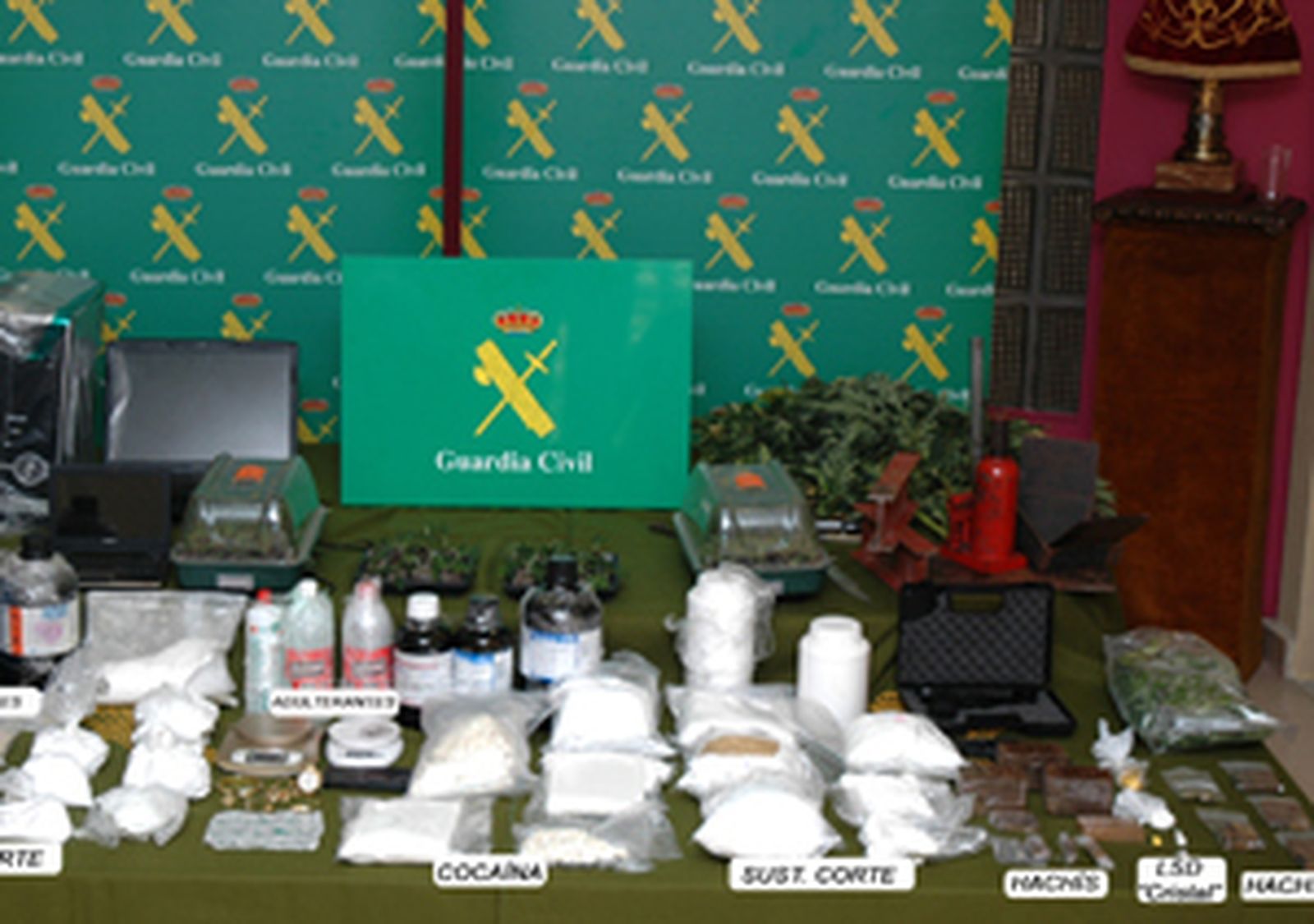 GUARDIACIVIL_470DROGA