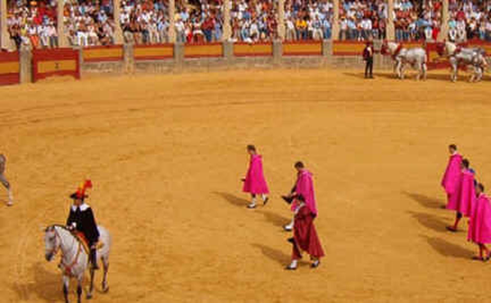 Telemadrid retransmitirá en directo los actos institucionales  del 2 de mayo y la tradicional corrida goyesca