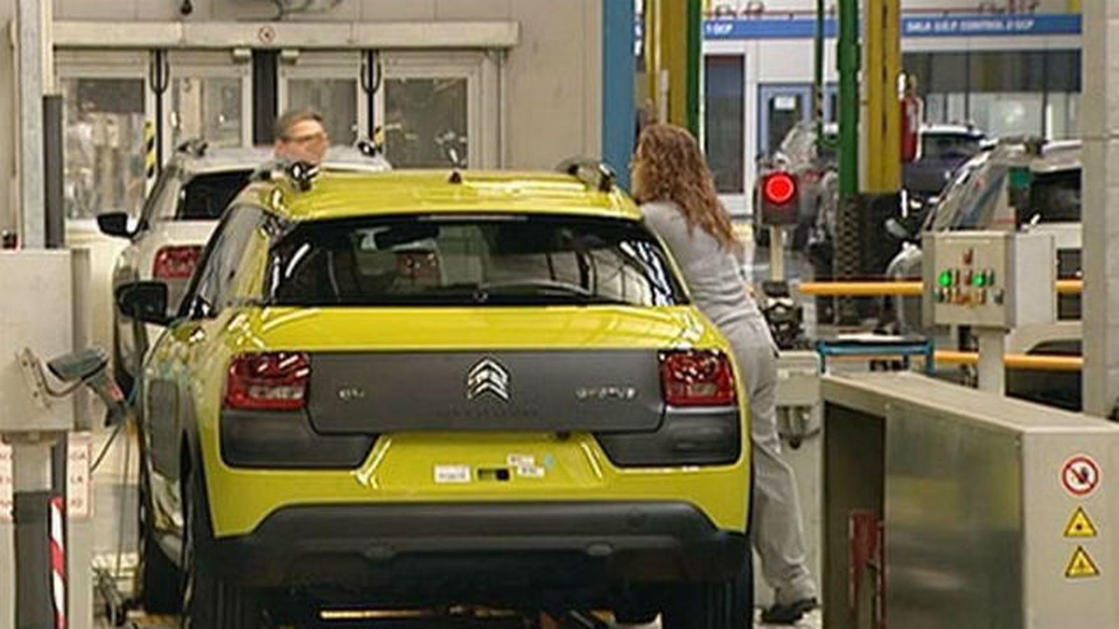 El déficit comercial de EEUU aumenta a su mayor nivel en diez meses