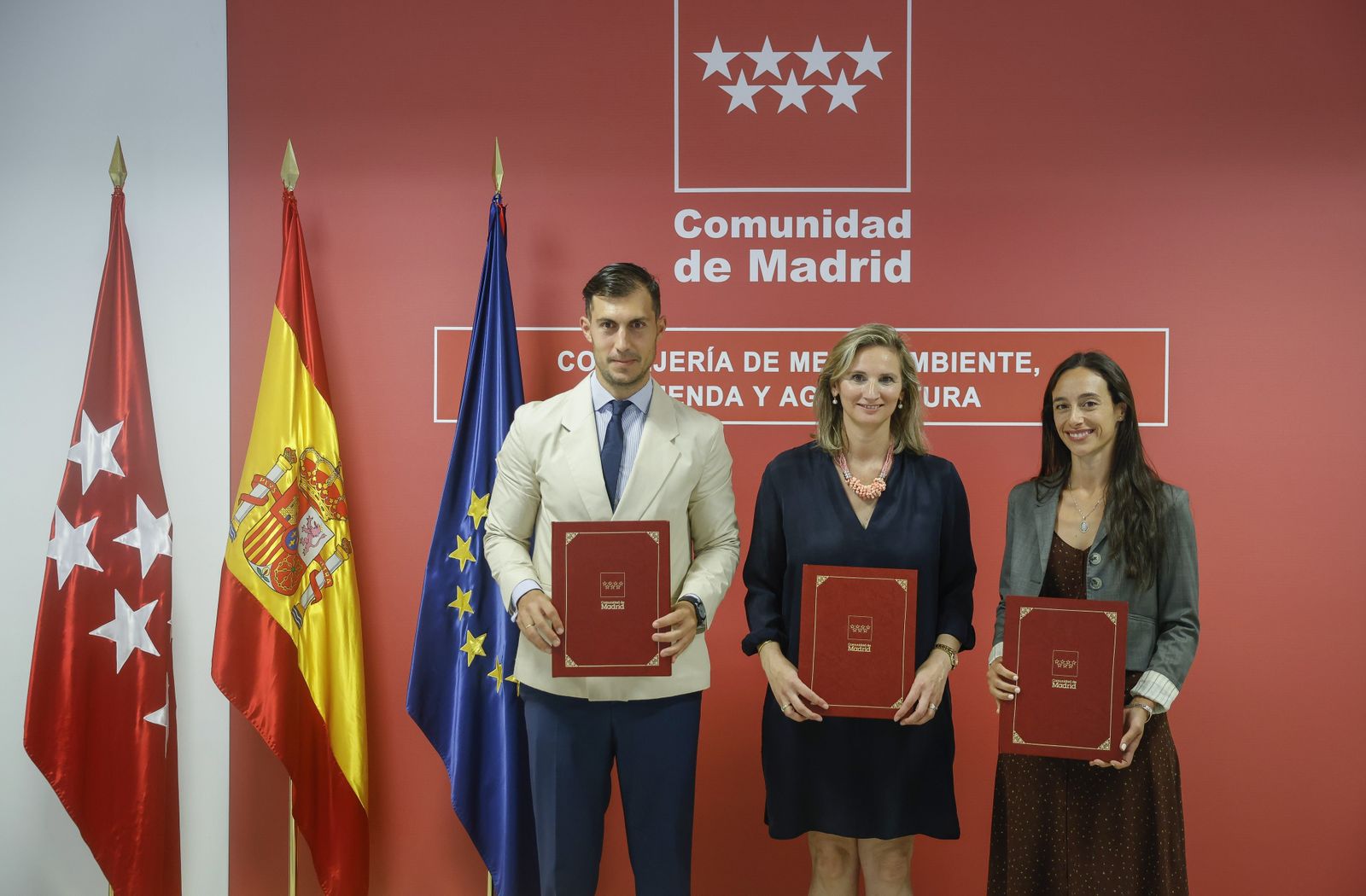La consejera de Medio Ambiente, Vivienda y Agricultura, Paloma Martín, en la firma del protocolo de colaboración