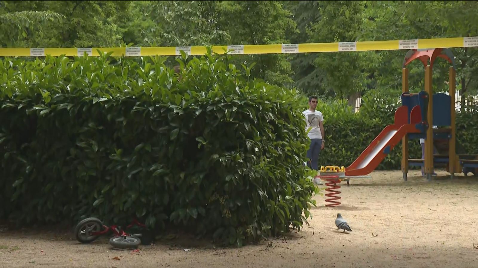 El Retiro y ocho parques de Madrid abren pero con zonas balizadas en la tarde de este sábado