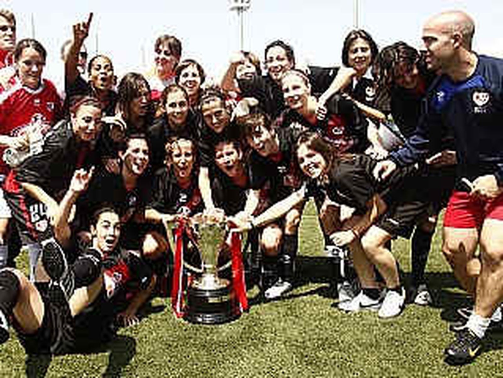 El Rayo,  campeón de la  Superliga femenina por  tercera vez consecutiva