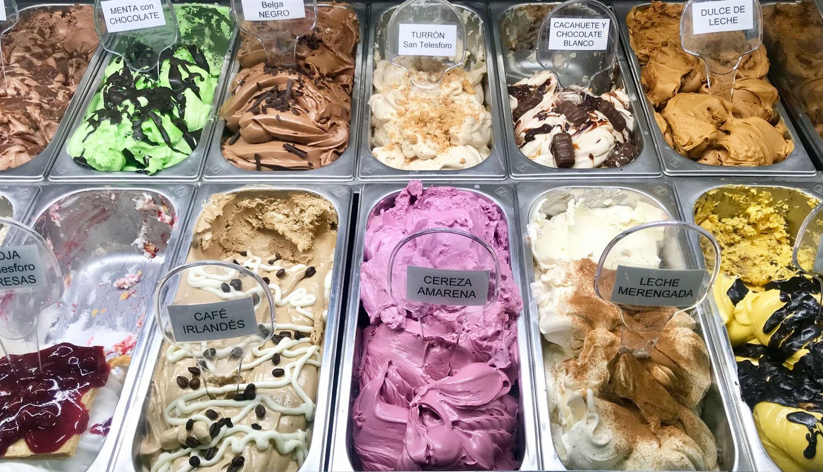 ¿Helado de Roscón de reyes o frutos rojos con vermout?