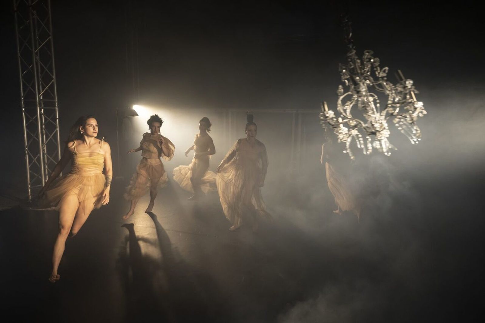 Puccini Dance Circus Opera