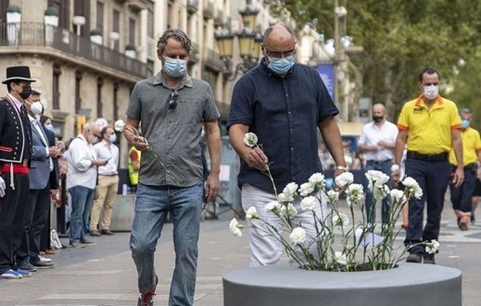 Homenaje sobrio y emotivo a las víctimas de los atentados de Barcelona y Cambrils en su cuarto aniversario