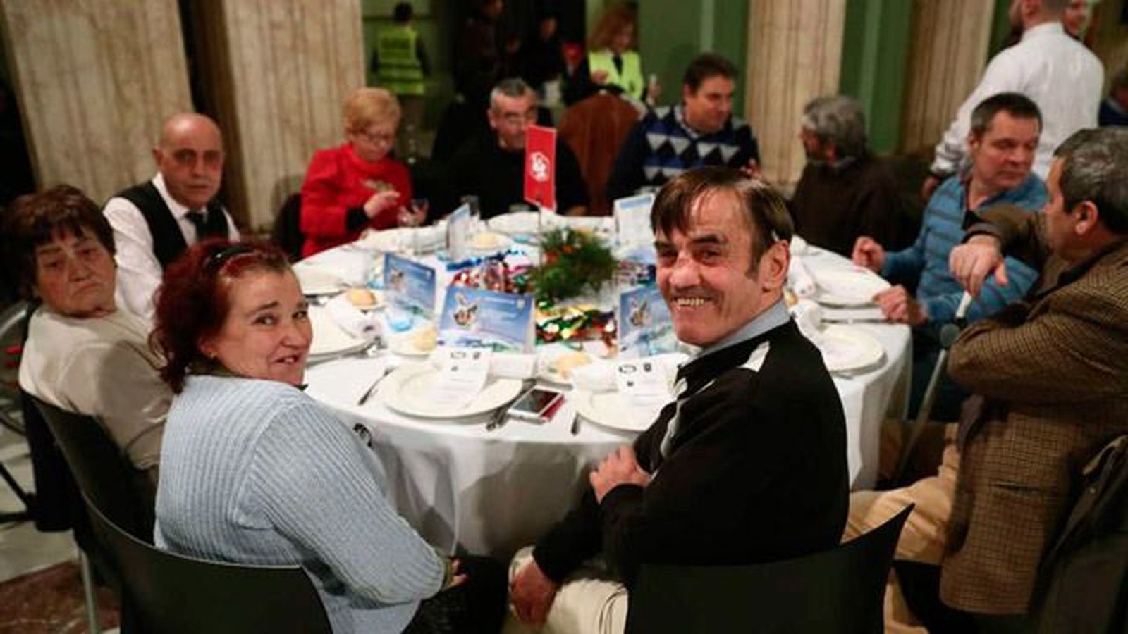 Cena de Nochebuena para personas sin hogar en el Círculo de Bellas Artes