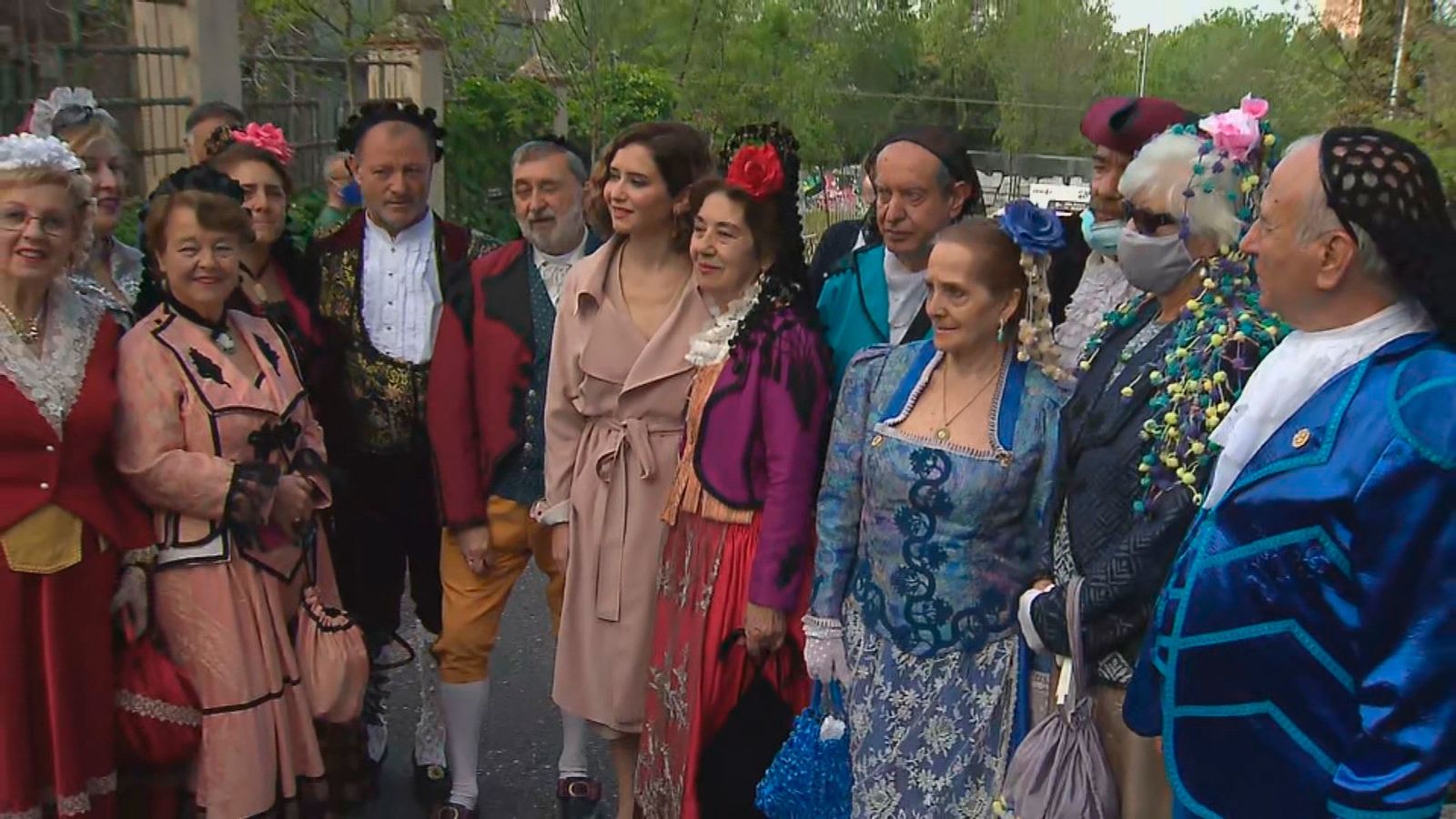 Ayuso presidente el homenaje a los héroes del 2 de Mayo en el cementerio de la Florida