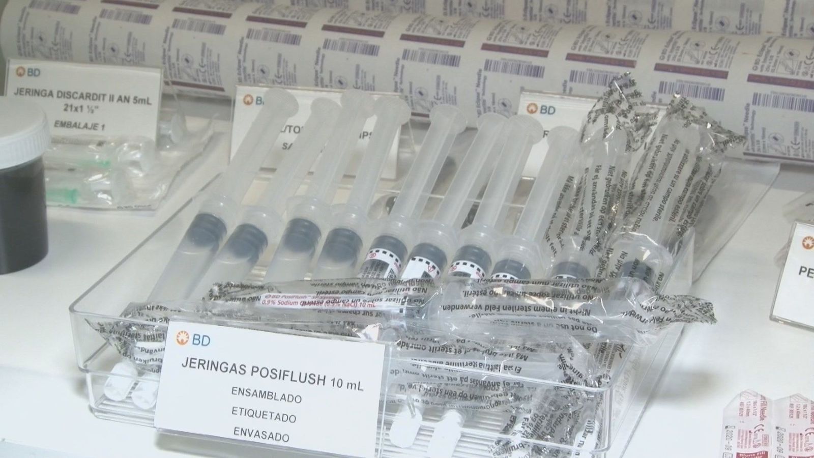 Miles de dosis de la vacuna de Pfizer se estarían perdiendo por la falta de jeringuillas adecuadas