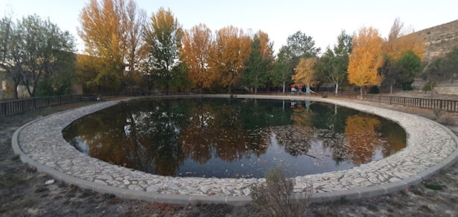 Muere una niña de 9 años tras caer a un estanque en Murcia