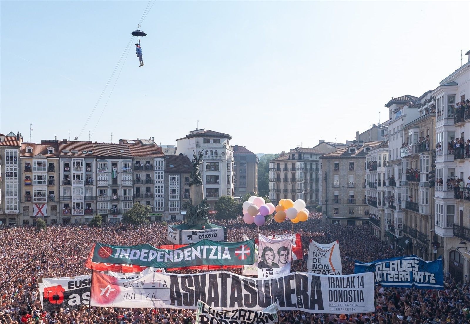 COVITE denuncia que este verano se han celebrado 135 actos de apoyo a ETA en fiestas del País Vasco y Navarra