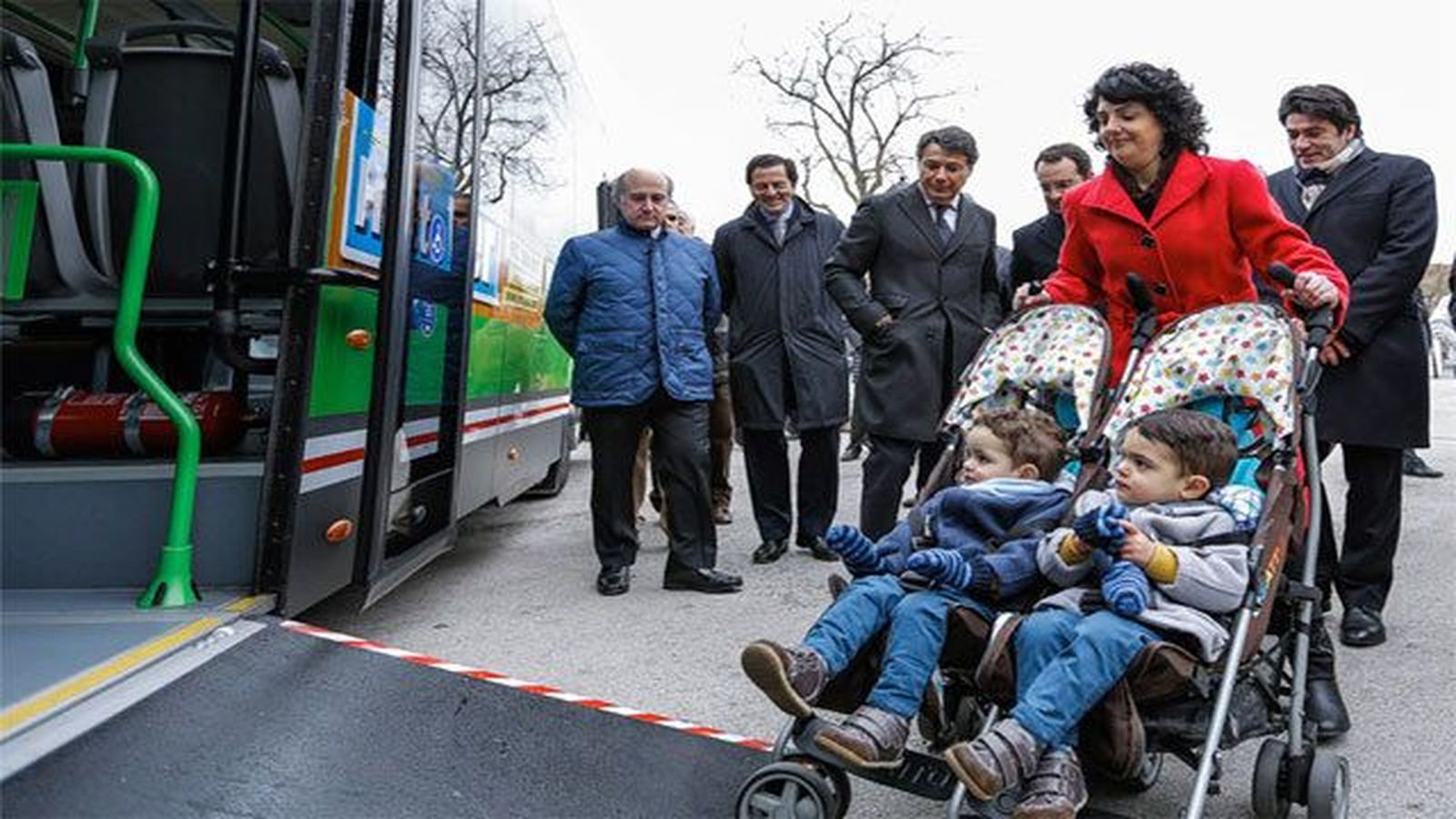 Las sillitas para gemelos podrán subirse a los autobuses urbanos e interurbanos