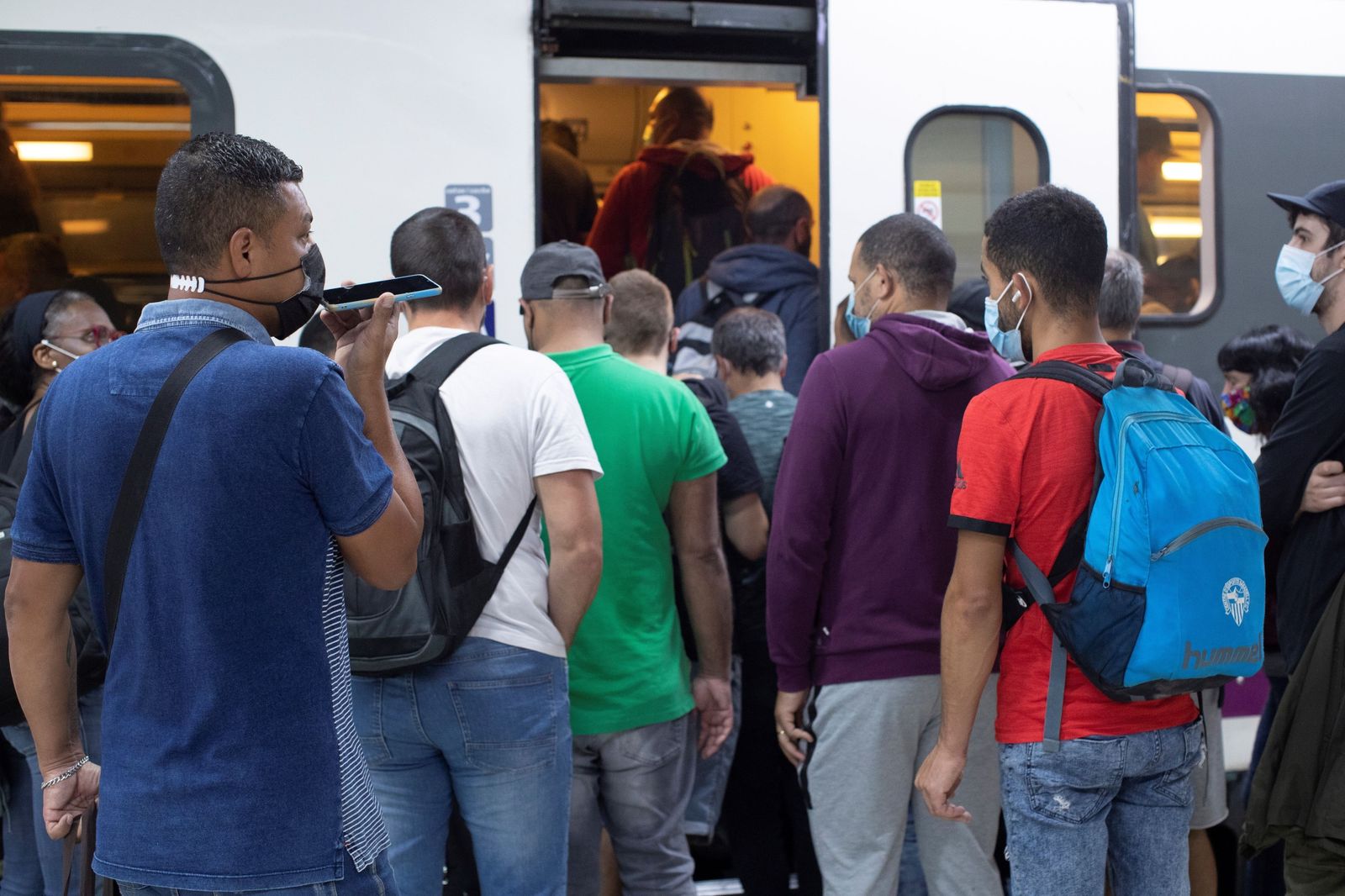 Los maquinistas en huelga acusan a Renfe del “caos en los servicios mínimos y la circulación de trenes”