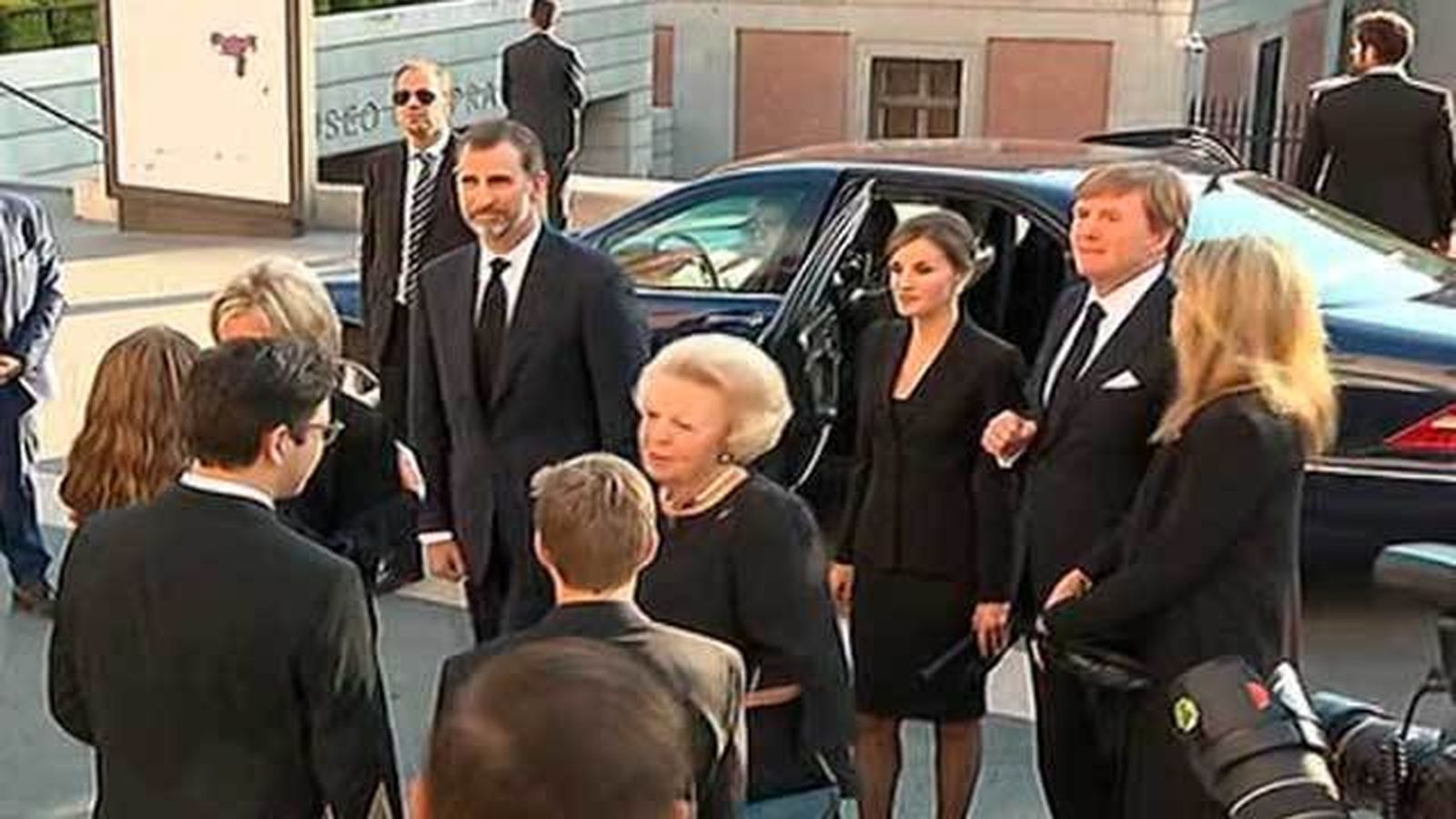 Los Reyes a su llegada al funeral