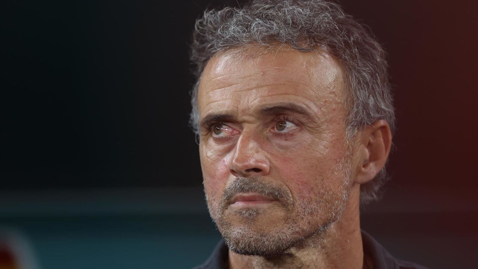 Luis Enrique tira la piedra y esconde la mano