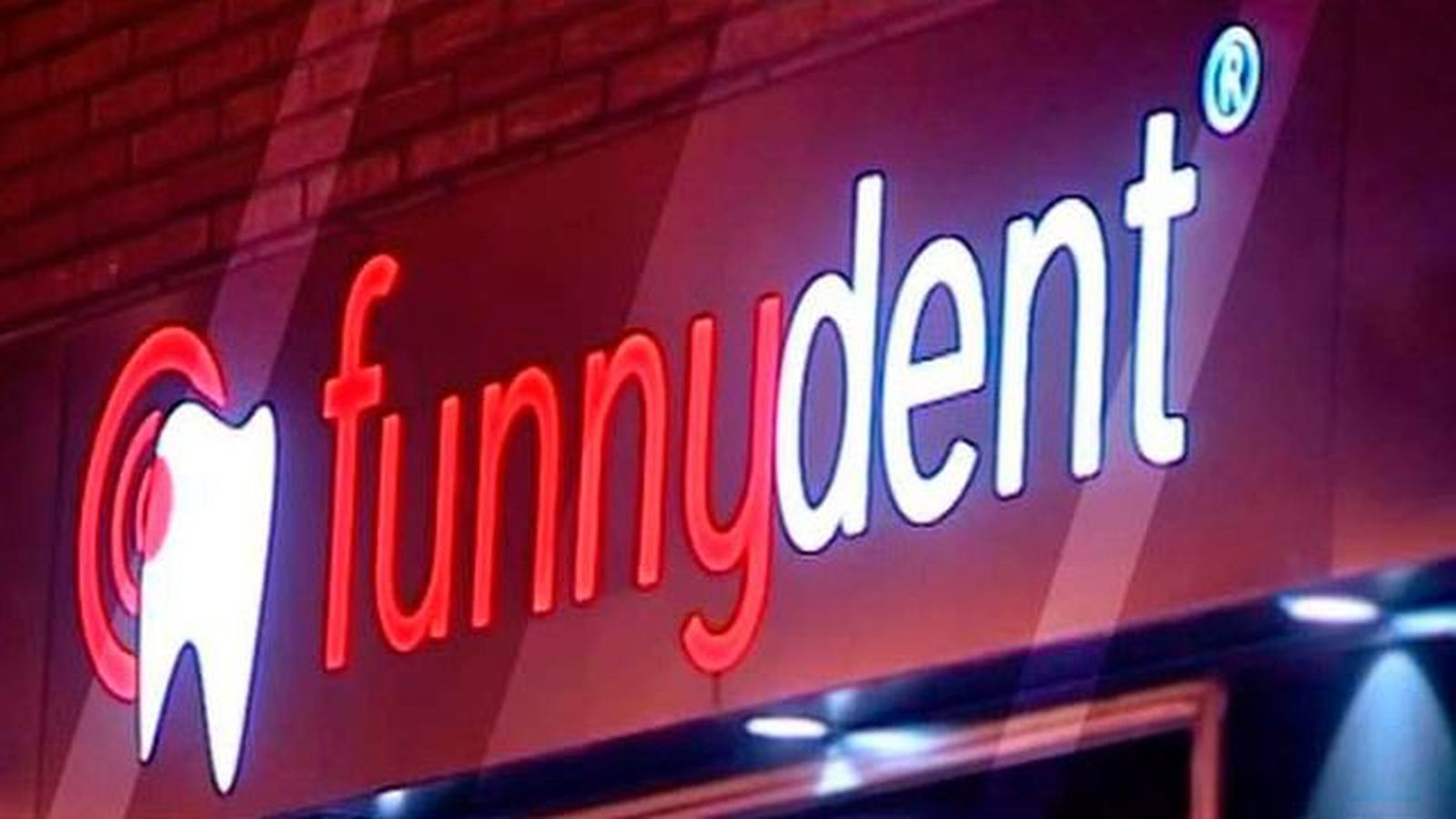 La policía registra el domicilio de Cristobal López, responsable de las clínicas Funnydent