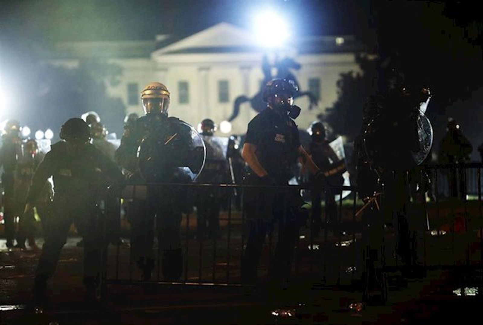 Protestas frente a la Casa Blanca por la muerte de Floyd
