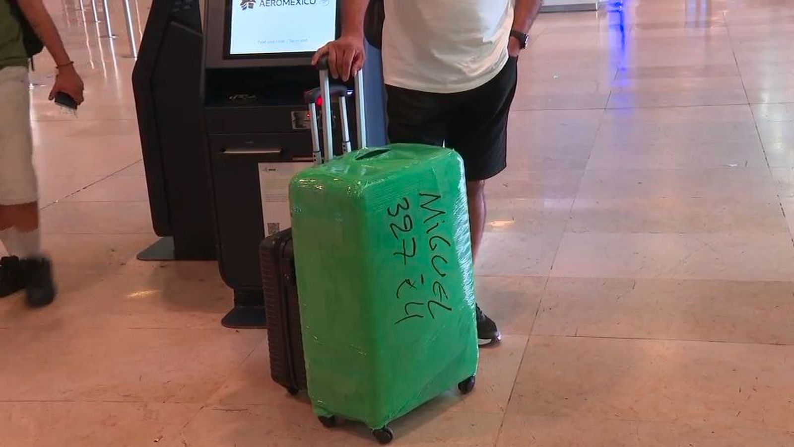 Actividades ilegales como plastificadores sin autorización en el aeropuerto Madrid-Barajas