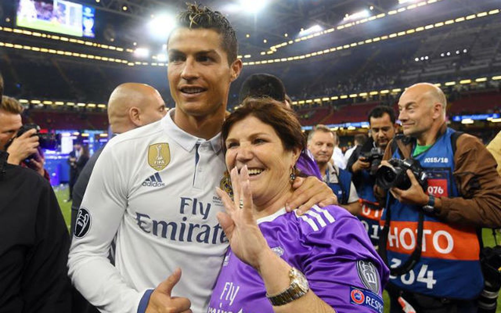 Cristiano Ronaldo con su madre