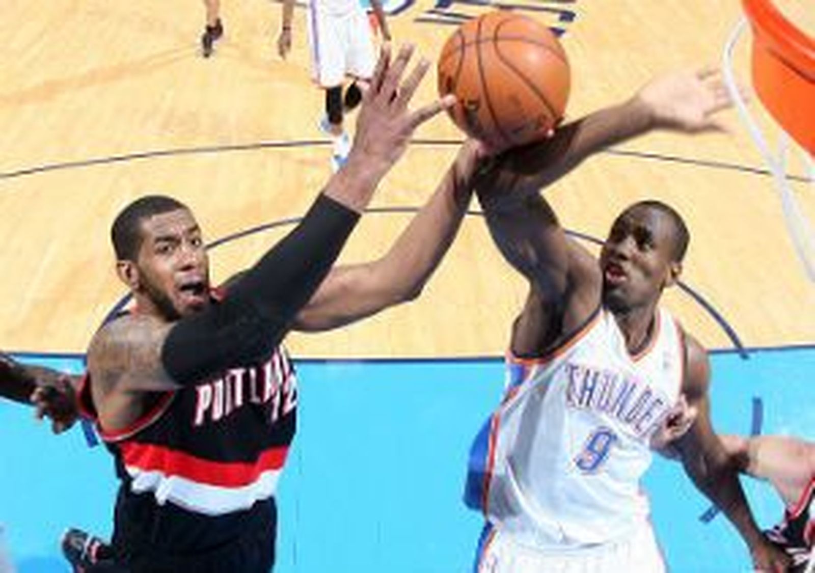 Durant, 46 puntos, e Ibaka, 5 tapones, dan el triunfo a los Thunder