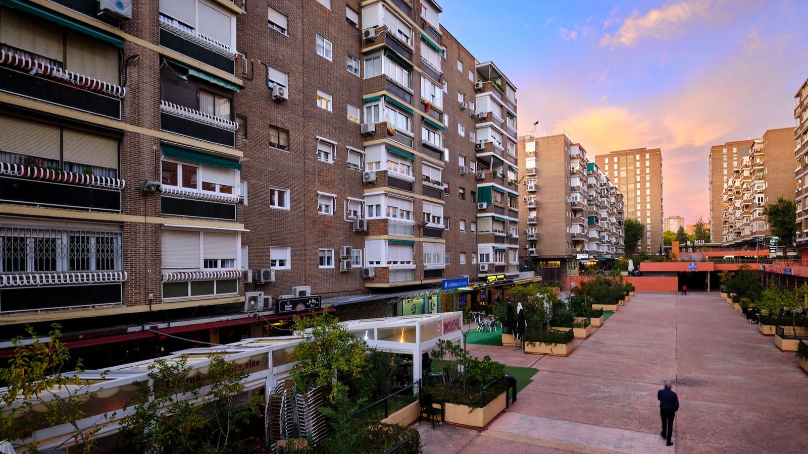 Las lonjas de Moratalaz, un clásico del terraceo en Madrid