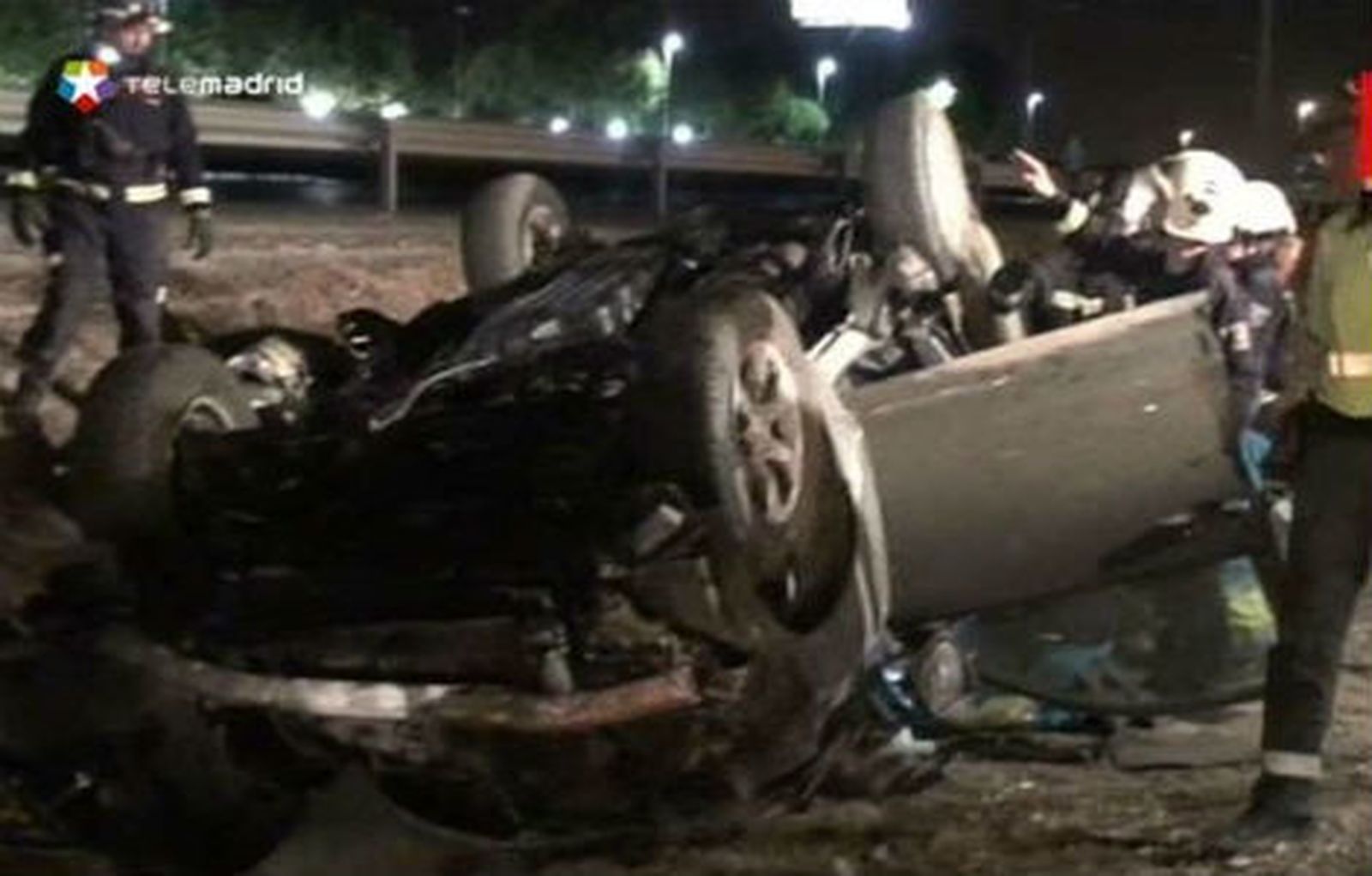 Hospitalizado un hombre tras volcar  su coche en una vía de servicio de la A-42