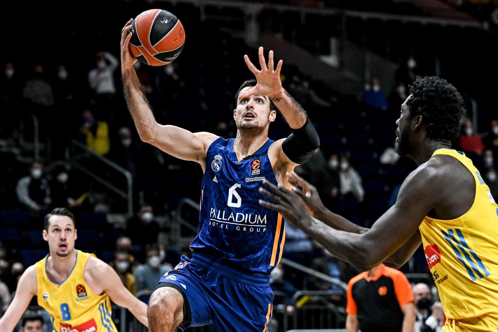 Alberto Abalde en el encuentros de Euroliga entre el Real Madrid y el Alba Berlin