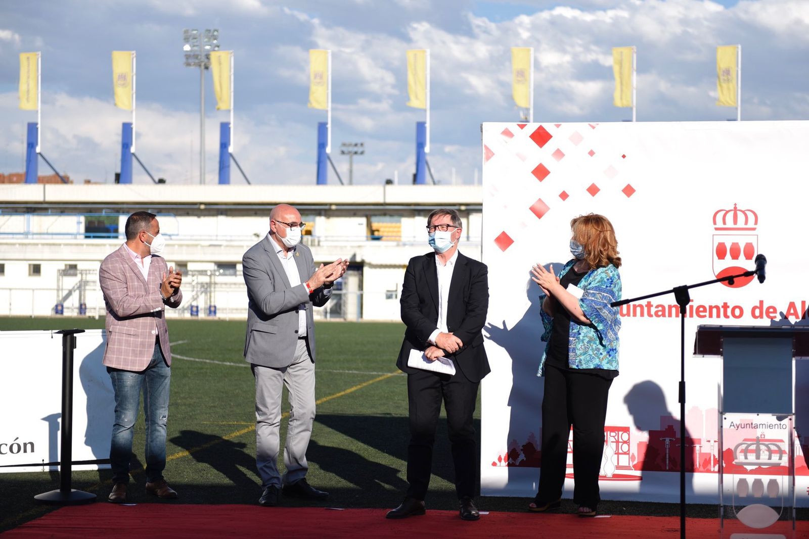 Acto del Ayuntamiento de Alcorcón con Anquela