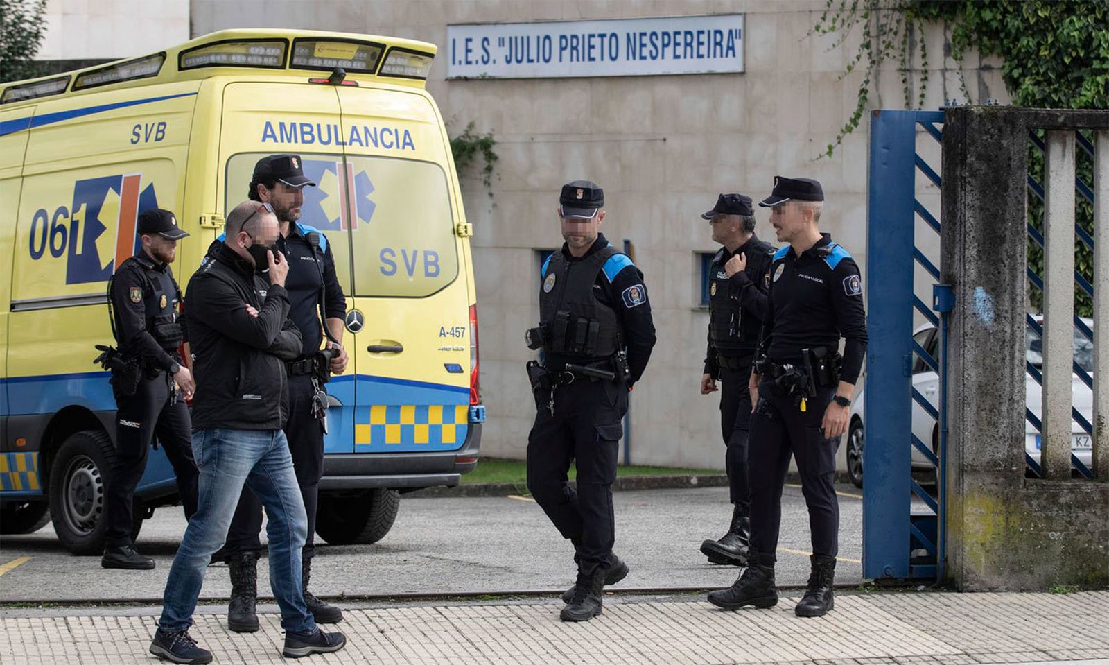Un adolescente de 13 años muere al caerle encima el muro de los vestuarios de su instituto en Orense