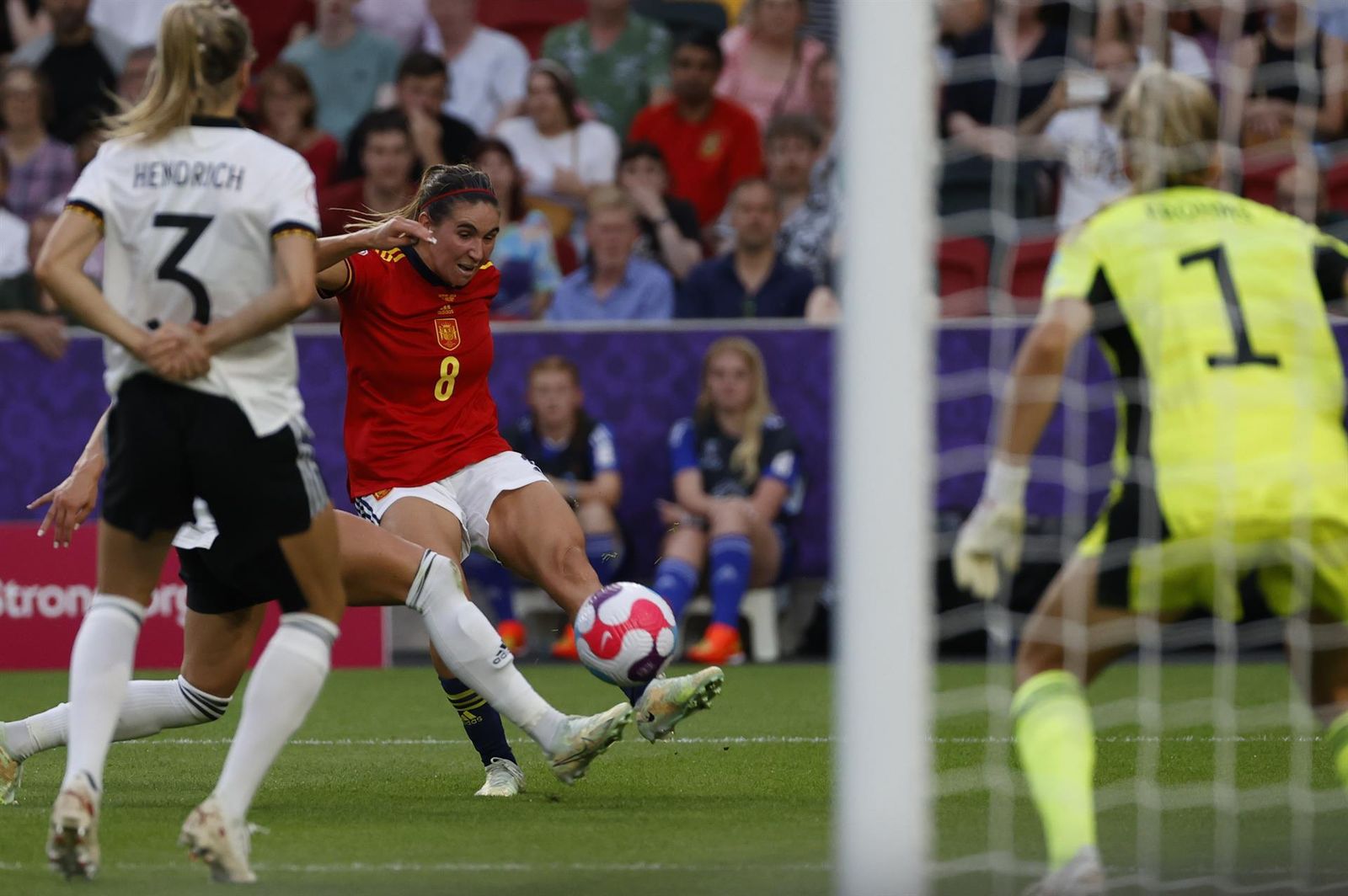 La centrocampista de la selección española, María Caldentey