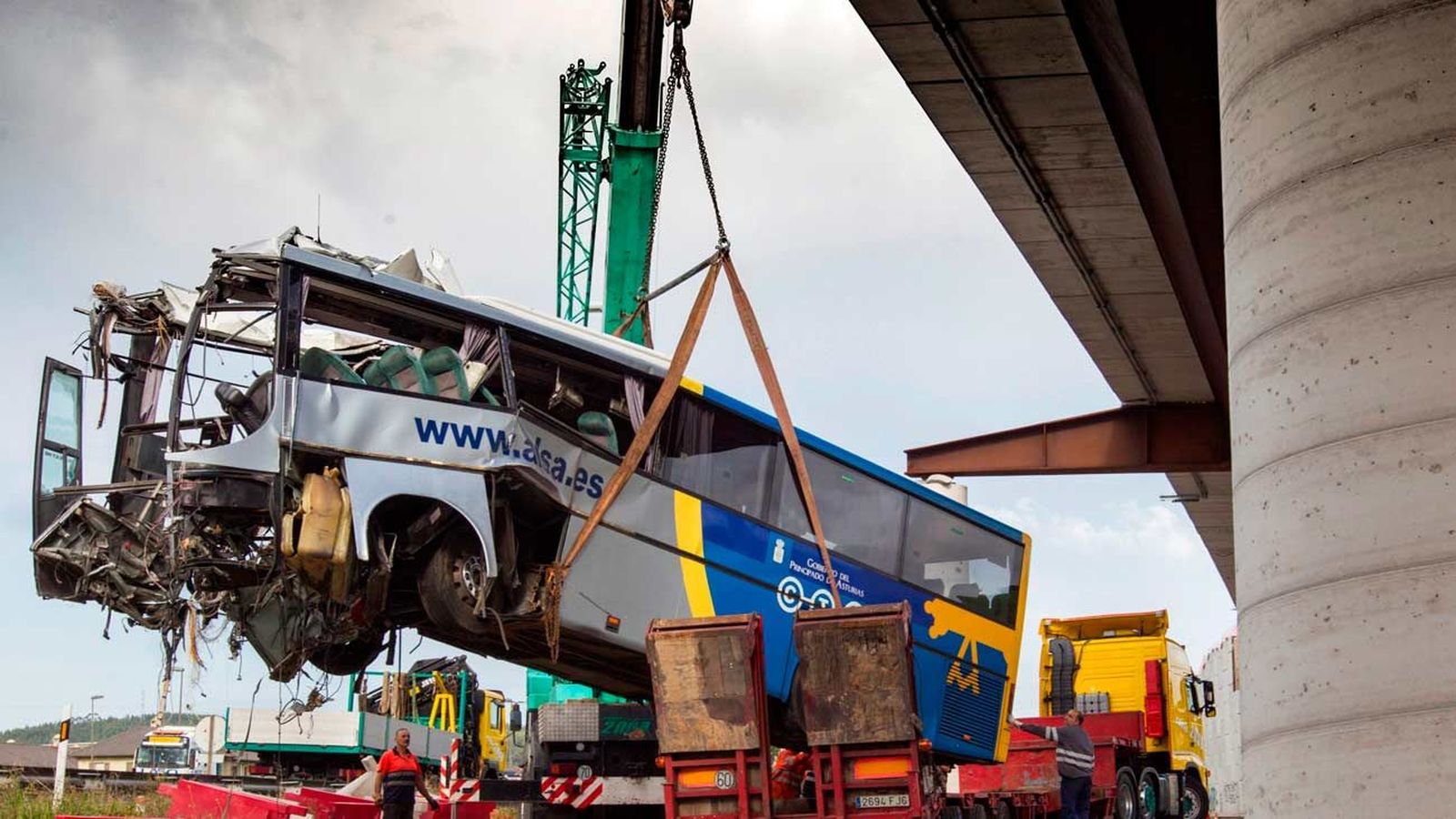 El conductor del autobús de Avilés pudo desvanecerse