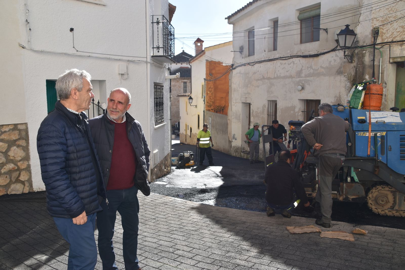 Visita municipal a las obras en el casco histórico de Ambite