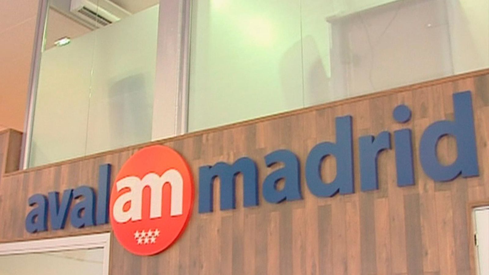 Entrada a la sede de Avalmadrid