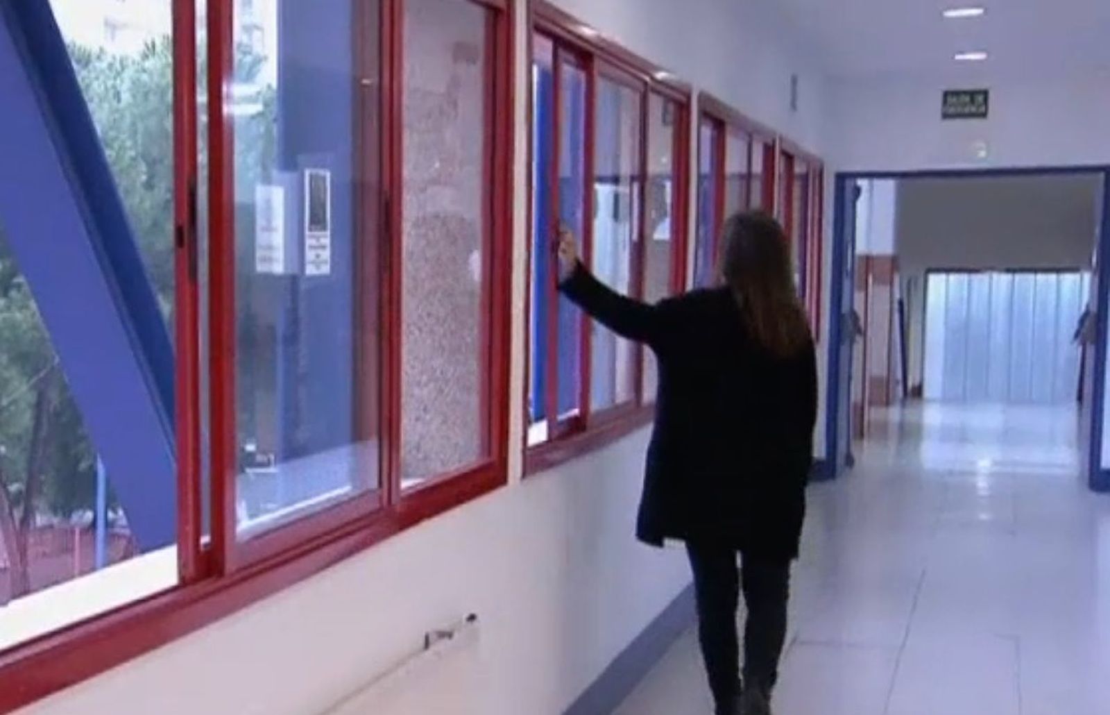Ventilar las aulas a pesar del mal tiempo, clave para evitar contagios