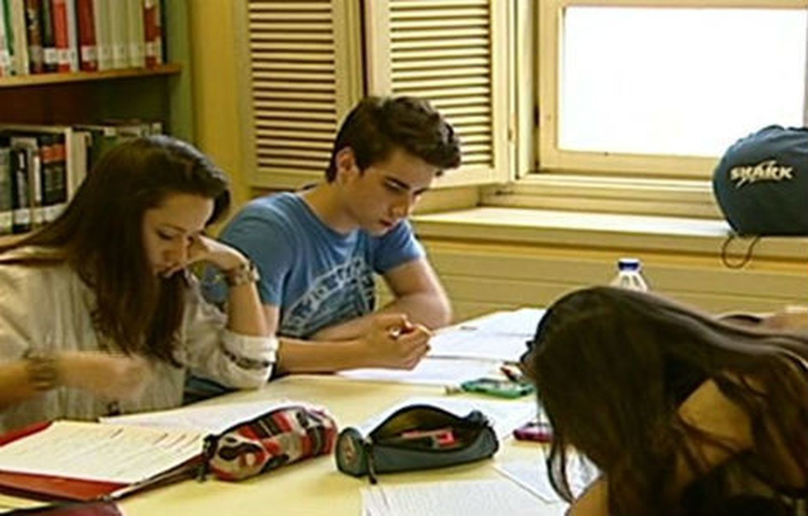 Estudiantes preparan la selectividad