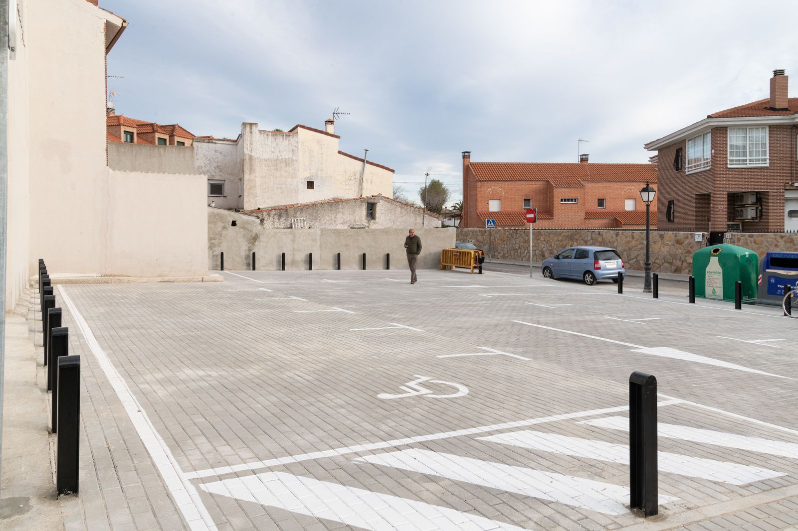 Nuevo aparcamiento en Sevilla la Nueva