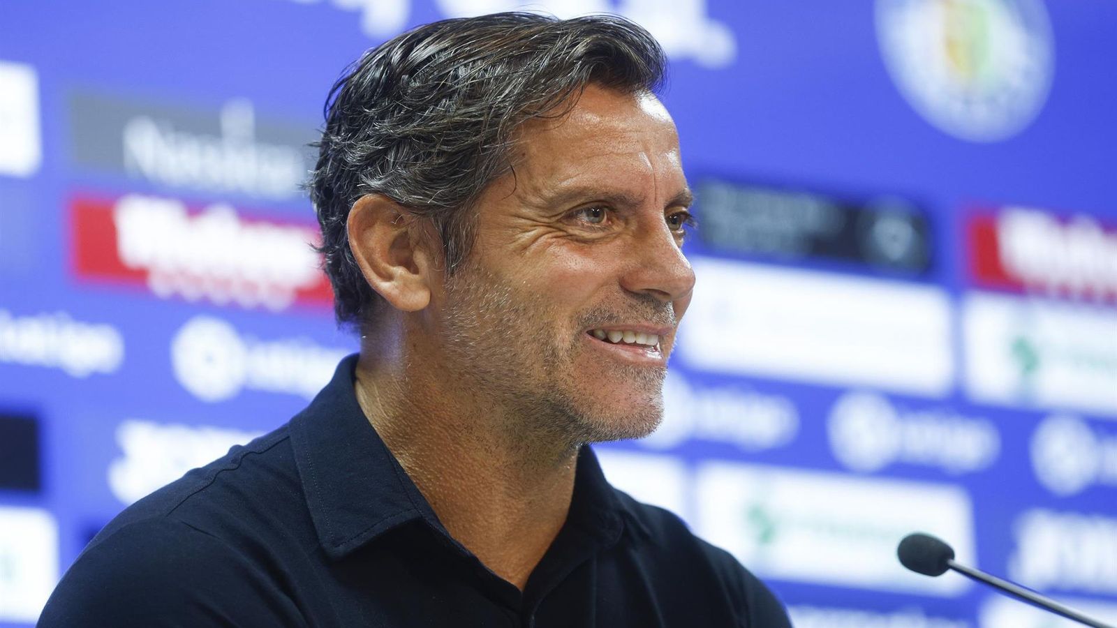 Quique, tras renovar: "Vamos a aportar todo el esfuerzo para que el club siga creciendo"
