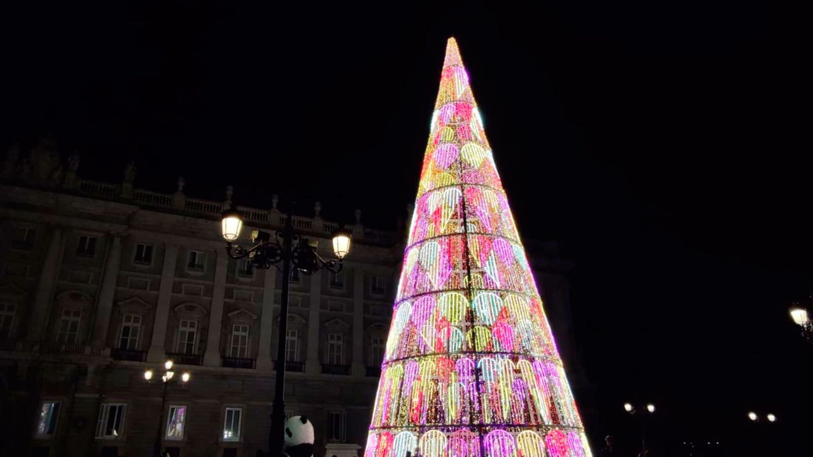 Abeto de Teresa Sapey en la Plaza de Oriente