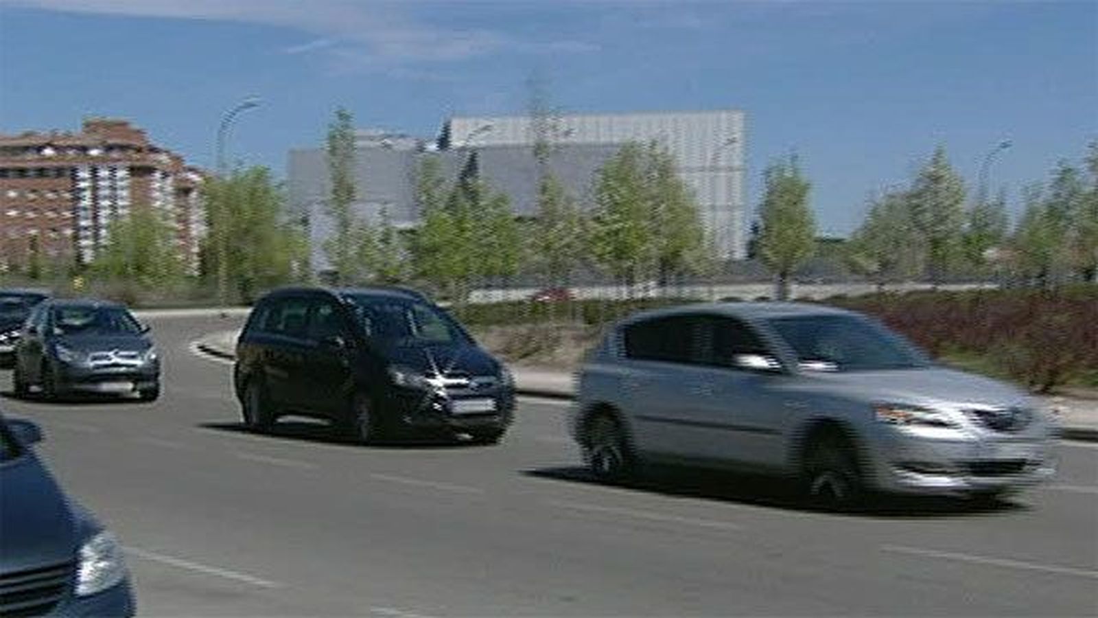 Sanchinarro: Entran en su coche, la apuñalaban y huyen con el vehículo