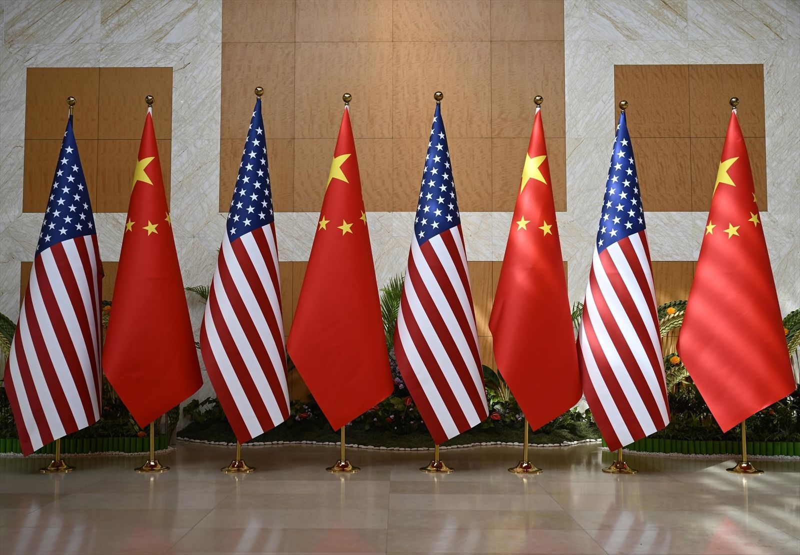 Banderas de China y EEUU