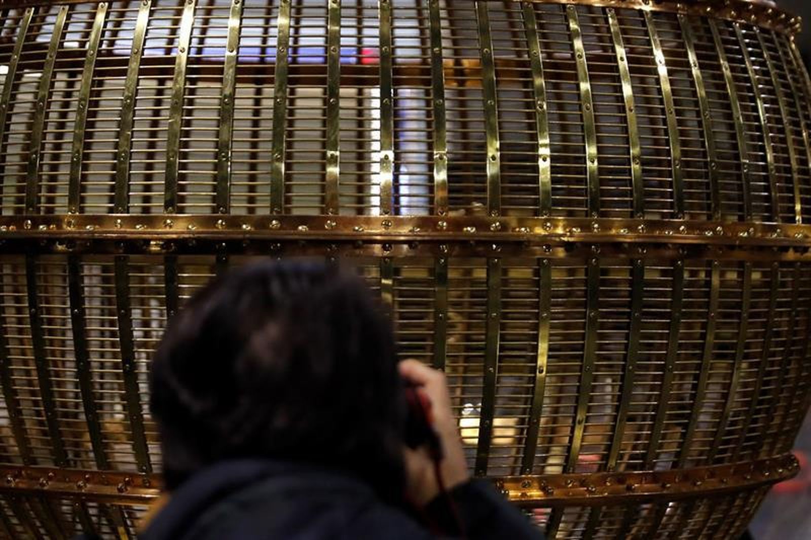 El bombo grande de la Lotería de Navidad, ya en el Teatro Real