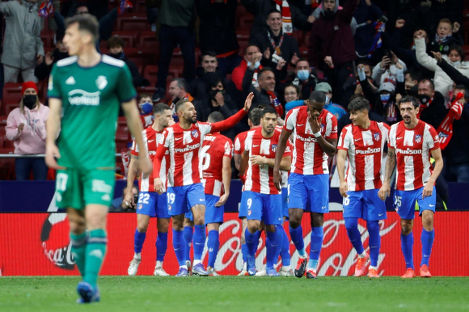 El Atlético vence al Osasuna