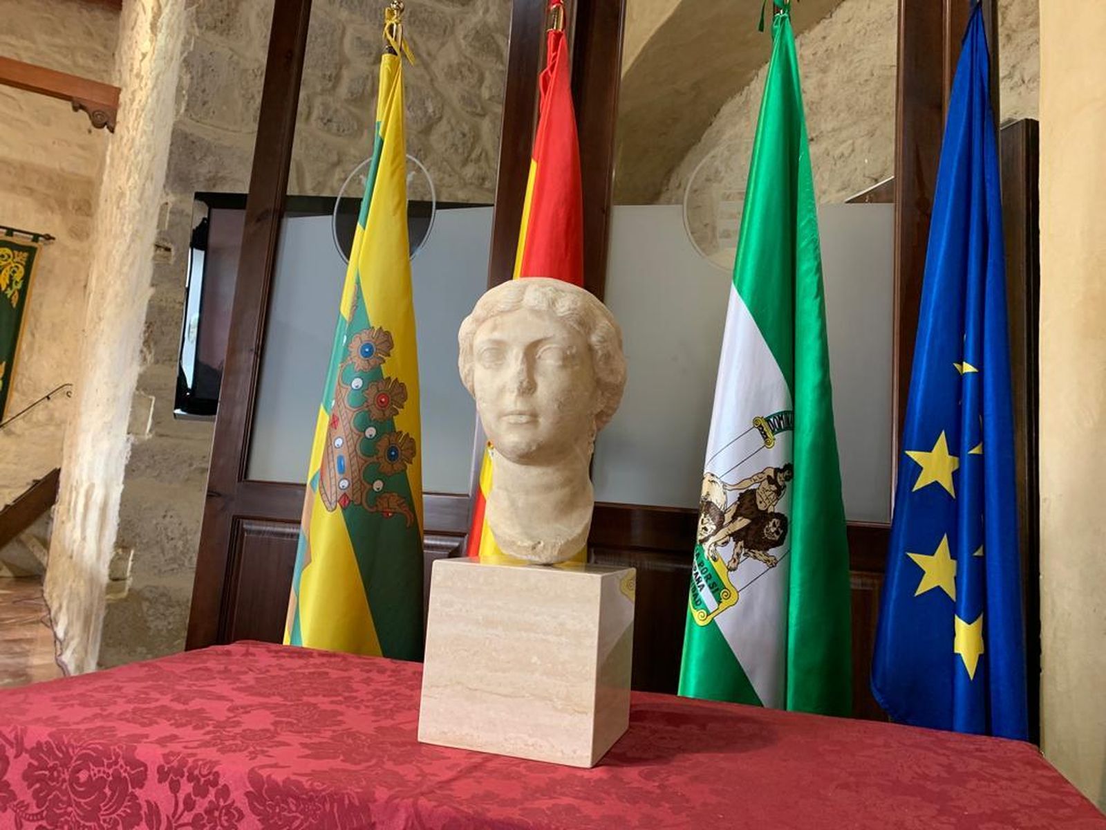 El busto romano de Antonia Minor en el Ayuntamiento de Bornos, Cádiz