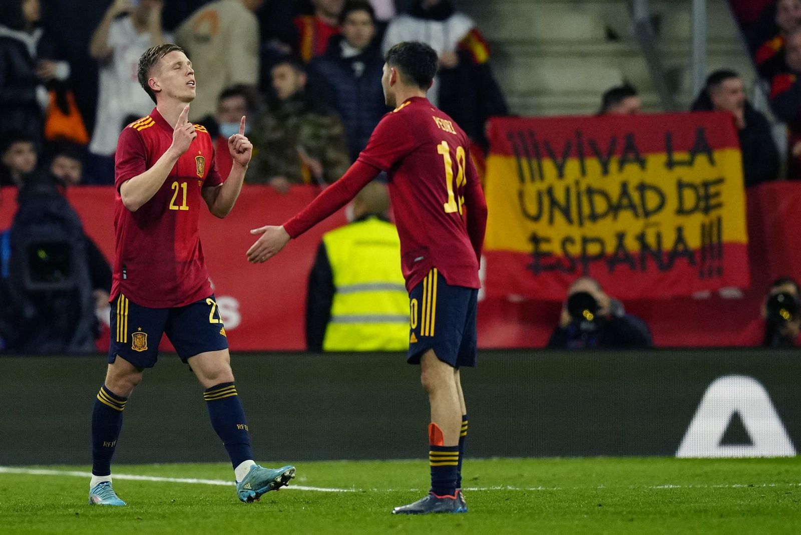 Dani Olmo y Pedri