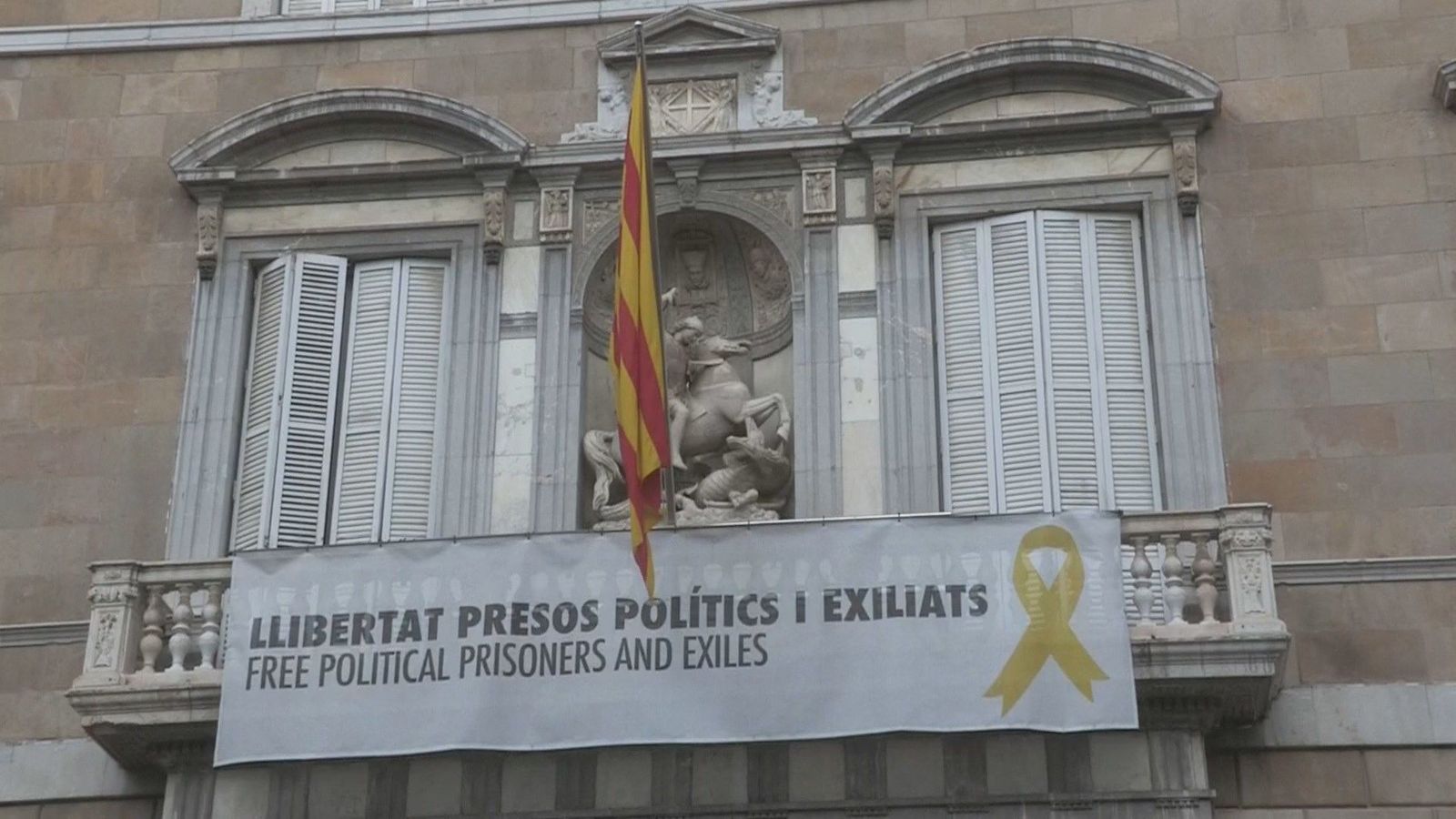 Torra mantiene los lazos amarillos contra la decisión de la Junta Electoral