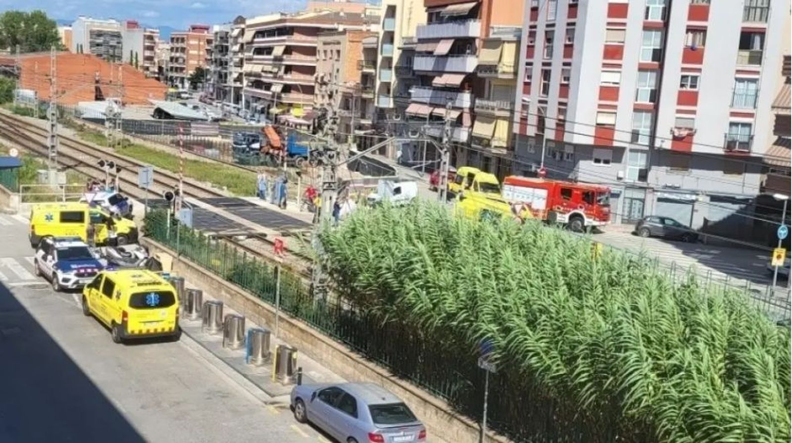 Una joven muere arrollada por un tren a su paso por Montcada, en Barcelona