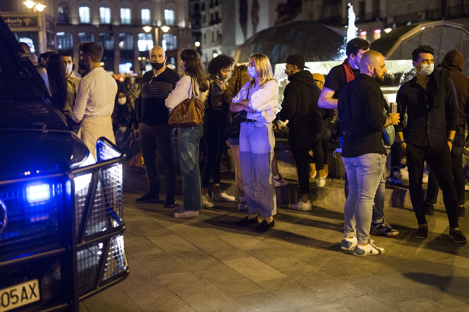 Jóvenes en la Puerta del Sol el pasado sábado