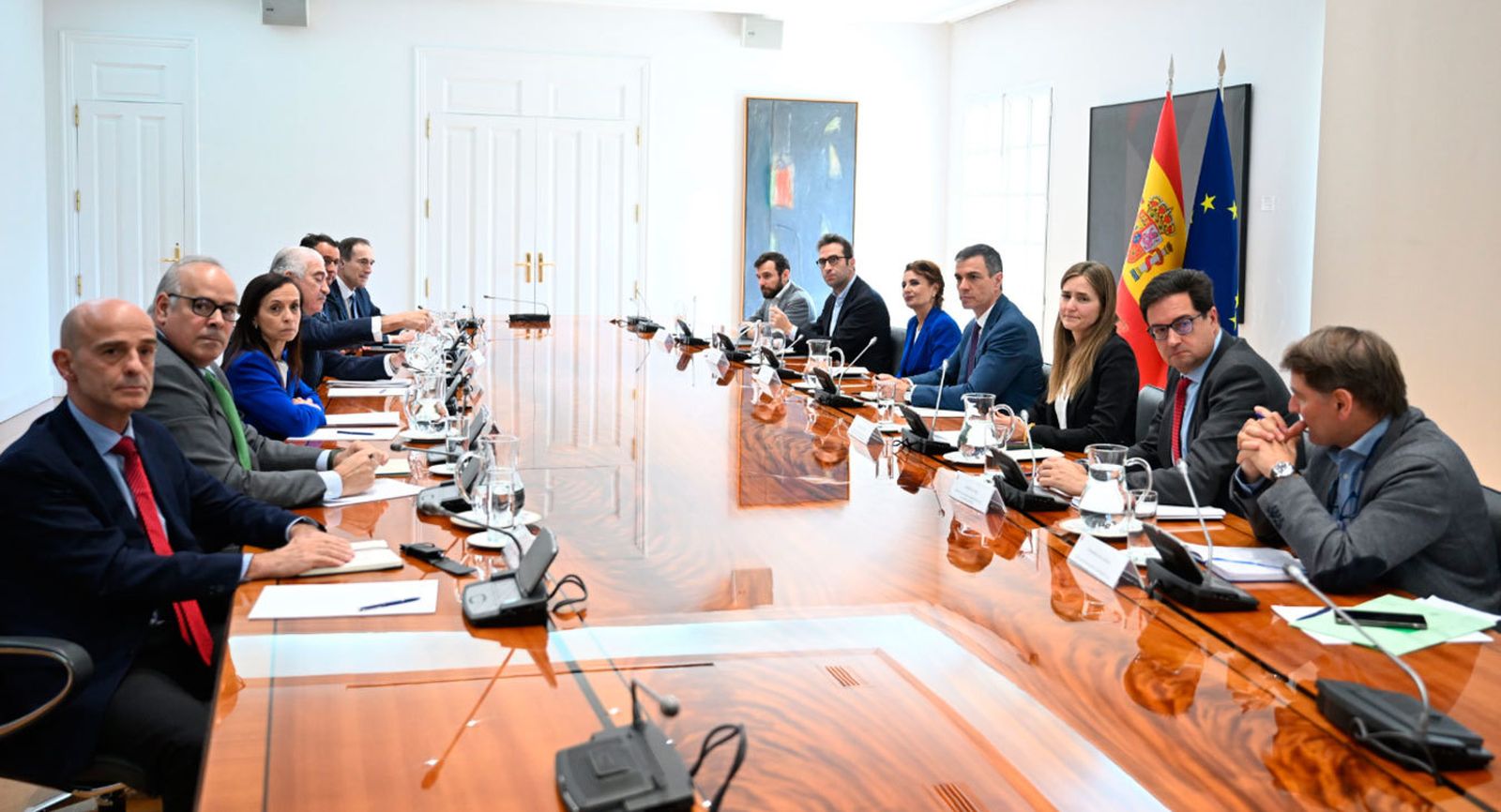 Sánchez pide colaboración a las eléctricas para identificar las causas del apagón