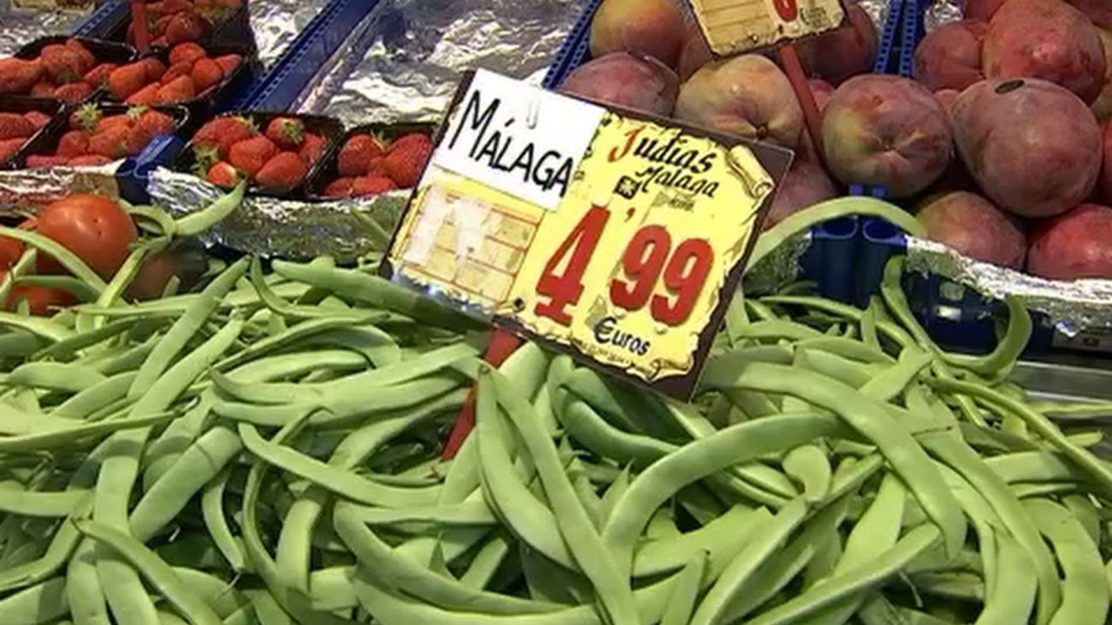 El Ayuntamiento dará tarjetas prepago con 100 euros para alimentos básicos a más de 2.000 familias vulnerables