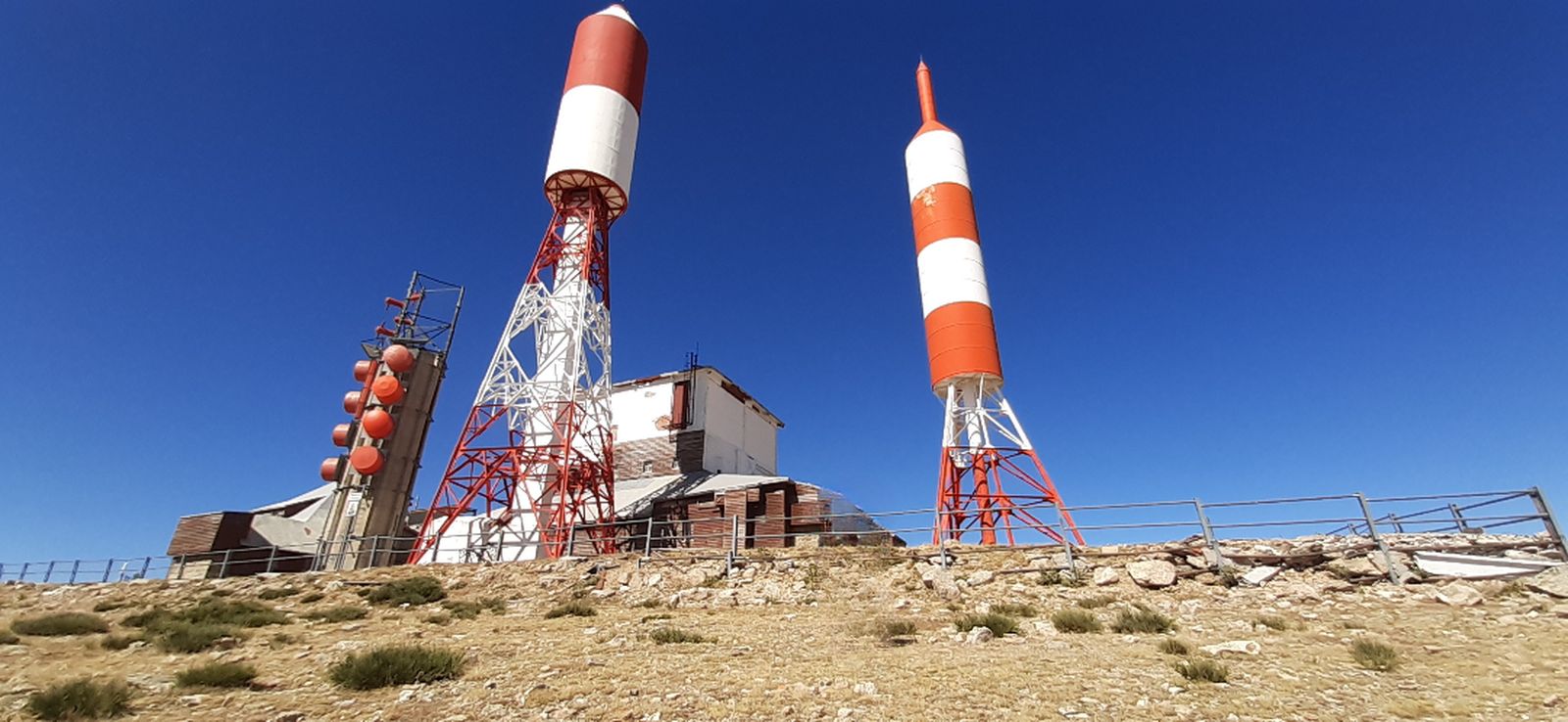Antenas en el Alto de Guarramillas-Bola del Mundo