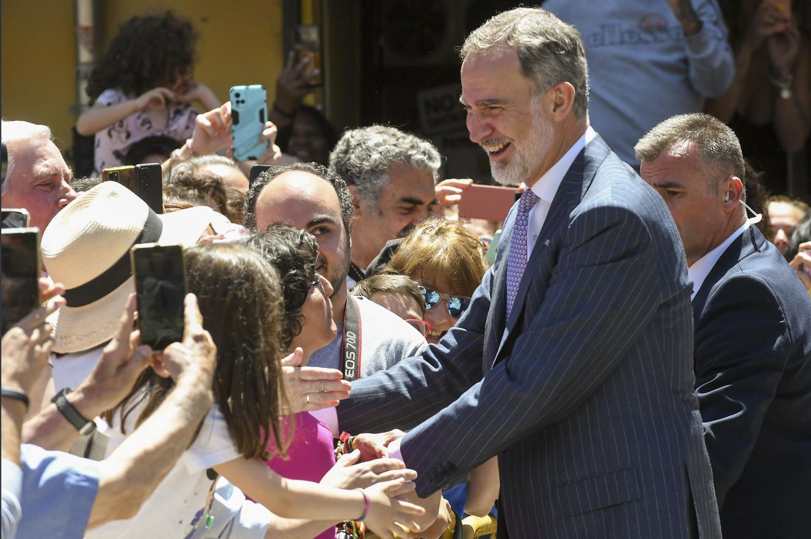Felipe VI aboga por "respuestas compartidas" frente al "ataque a los valores europeos"